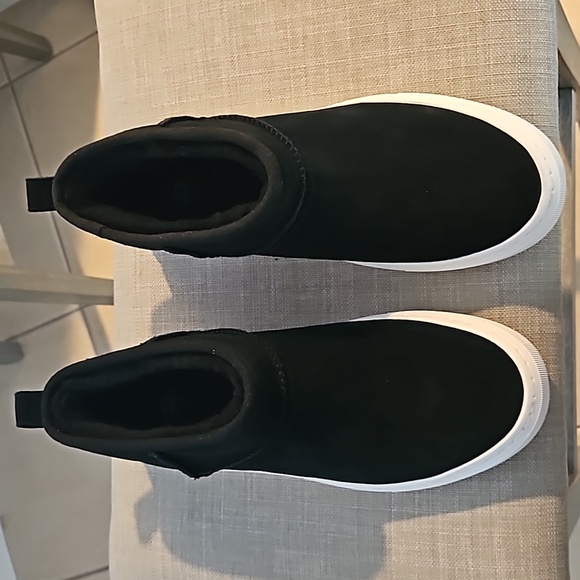 UGG Alameda Mini Boot - Picture 2 of 11